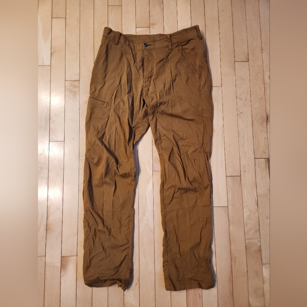 Mountain hardware pants